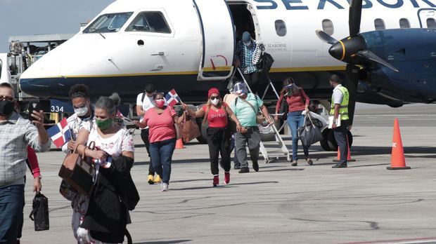 135 vuelos arribaron este fin de semana por los aeropuertos de Santiago y Punta Cana.
