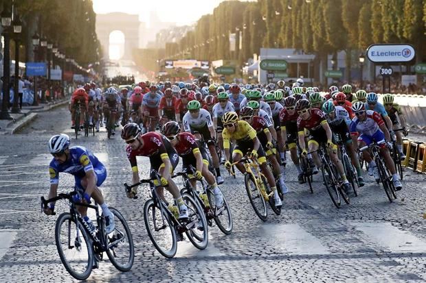 La UCI hace oficial el retraso del Tour.