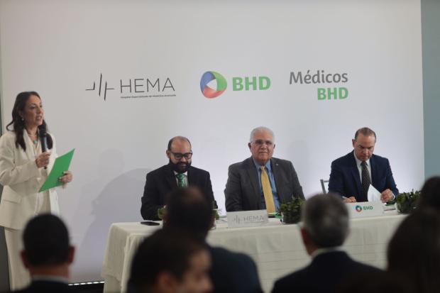 BHD y HEMA apoyan a médicos de la zona Norte