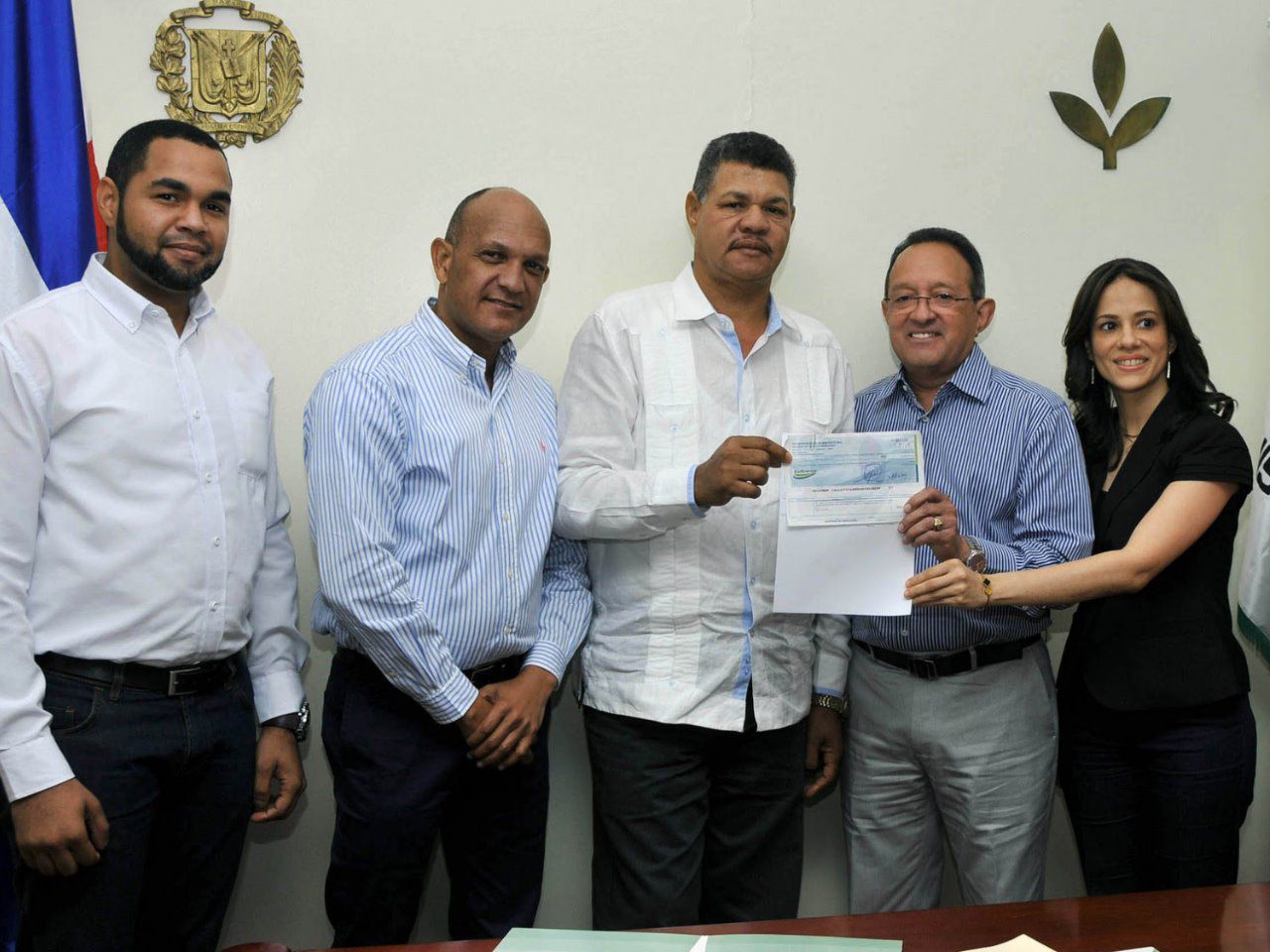 Gobierno entrega más de RD$28MM a productores de San Juan