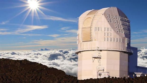 Fotografía cedida por el Observatorio Solar Nacional (NSO), la National Science Foundation (NSF) y la Asociación de Universidades para la Investigación en Astronomía (AURA) en donde se muestra el Telescopio Solar Daniel K. Inouye que combina un lente de 4 metros, el más grande del mundo para un telescopio solar, y las condiciones de visibilidad incomparables de la cumbre del volcán Haleakala, de 3.000 metros de altura y situado en la isla hawaiana de Maui. 