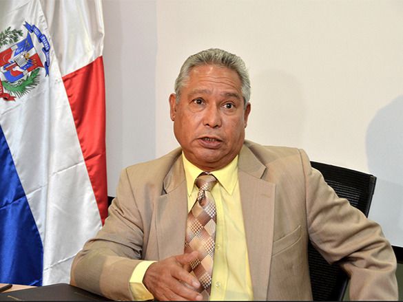 El ministro de Economía, Planificación y Desarrollo, Isidoro Santana.