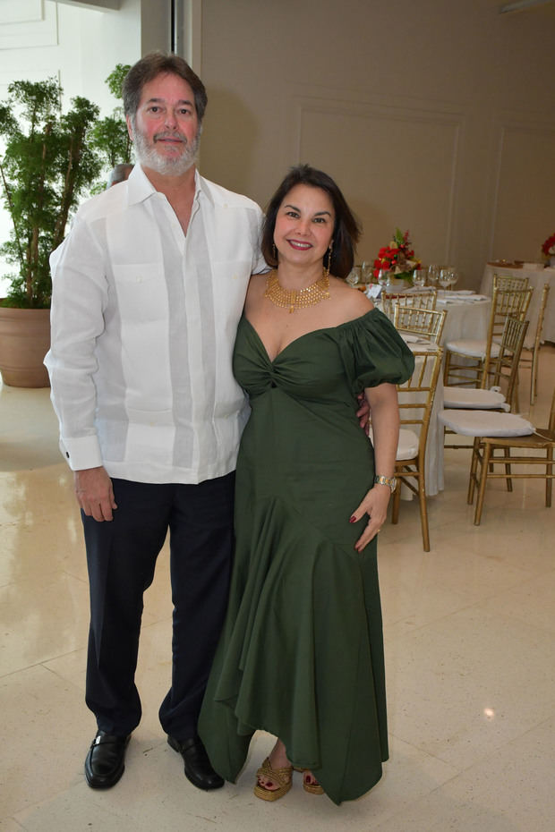 Erik Di Carlo y Mary Frances Attías.