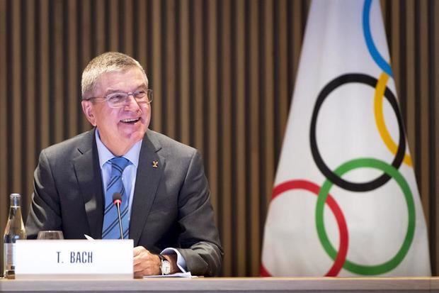 El presidente del COI, el alemán Thomas Bach, ha enviado una carta a los deportistas olímpicos en la que afirma que la 'cancelación' de Tokio 2020 destruiría el sueño olímpico de 11.000 atletas'.