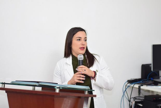 La doctora Aimée Caamaño, coordinadora de Trasplante del INCORT junto a los doctores Arturo Jiménez; Isabel Ramírez y Eric Olivero, del CMD 21.