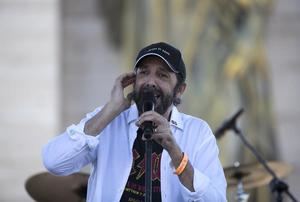 Juan Luis Guerra lanzará en Navidad 