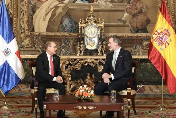 Rey Felipe VI acompañado del presidente de la República Dominicana, Danilo Medina Sánchez, durante audiencia en el Palacio Real de Madrid, España.