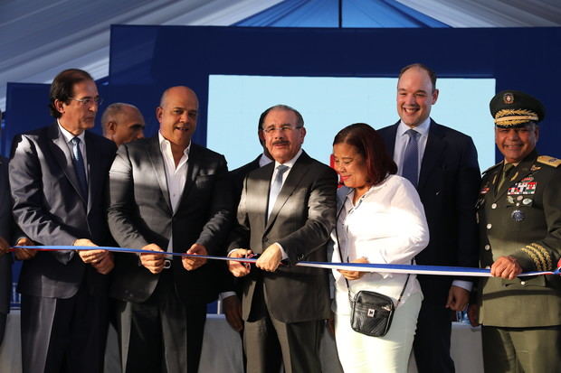Acto de inauguración encabezado por el presidente Danilo Medina por inicio de operaciones del Sistema Nacional de Atención a Emergencias y Seguridad 911, en los 11 municipios de Barahona.