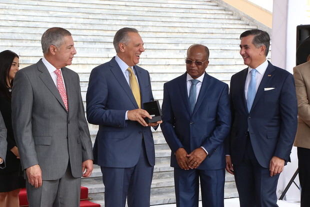 Gobierno entrega 70 nuevos autobuses OMSA reforzarán corredores Ortega y Gasset, República de Colombia y Kennedy