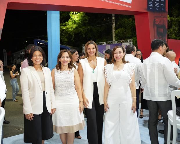 Mabelle Félix, Tammy Vásquez, Jenny Abreu y Sahira Sadhalá.