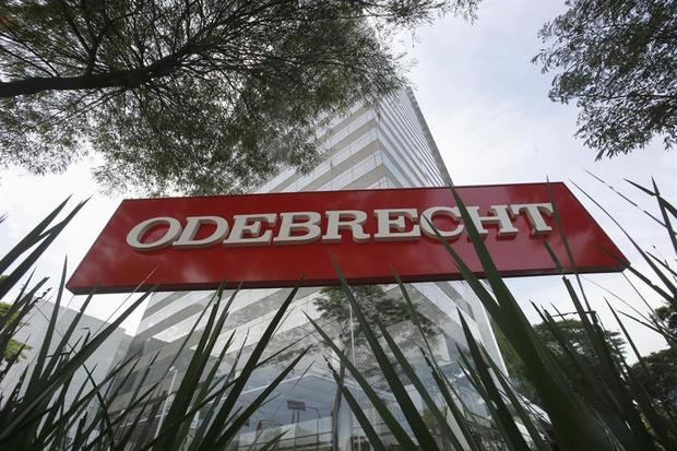 Odebrecht surgió en 1944, fundada por el ingeniero Norberto Odebrecht como empresa familiar y volcada inicialmente al área de la construcción, aunque con el tiempo amplió sus negocios de una forma vertiginosa y llegó a ser uno de los mayores conglomerados del país.