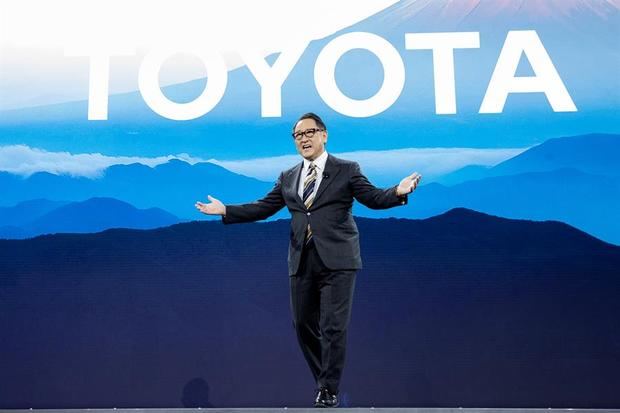 El presidente y CEO de Toyota, Akio Toyoda, pronuncia un discurso en el que presenta Toyota Woven City, una ciudad futurista donde se probarán las nuevas tecnologías, durante la conferencia de prensa de Toyota en el 2020 International Consumer Electronics Show en Las Vegas, Nevada, EE. UU.