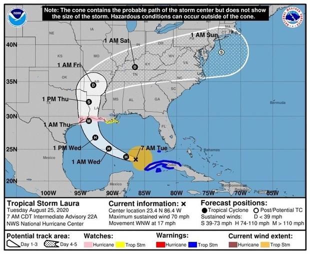 Fotografía cedida por el Centro Nacional de Huracanes (NHC) estadounidense donde se muestra el pronóstico de cinco días de la trayectoria del huracán Laura en el Golfo de México hasta su entrada a las costas estadounidenses.
