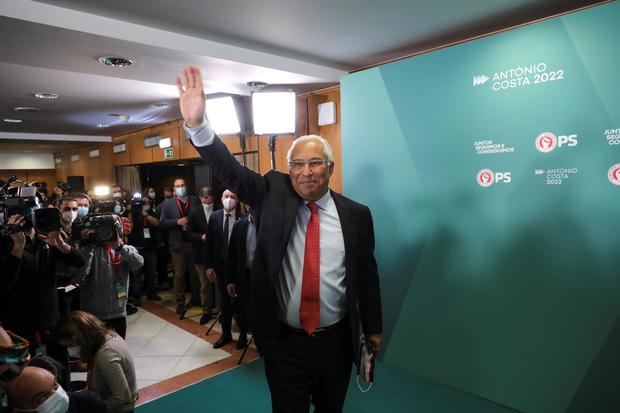 El Partido Socialista (PS) de António Costa, en el poder desde 2015, obtuvo la mayoría absoluta en las legislativas de Portugal celebradas este domingo, en las que la abstención fue del 42 %, nueve puntos menos que en 2019.