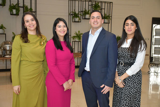 Cindy Cury, Carol Bobadilla, Luis José Rivera y Lilliana Caminero.