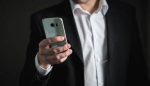 ¿Están realmente espiándonos nuestros celulares?