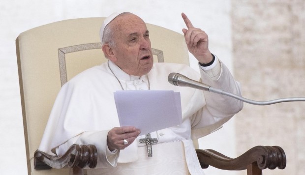 El papa Francisco pide hablar de 'personas migrantes' para abordar el tema con respeto