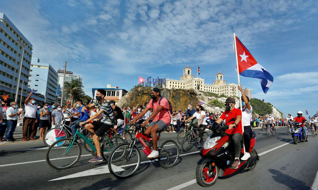 Imagen de archivo de cientos de cubanos que participan en La Habana, Cuba.