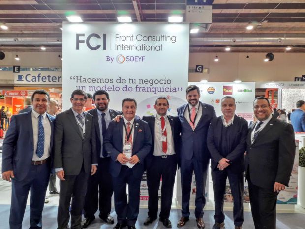 Miembros de FCI de diferentes países.