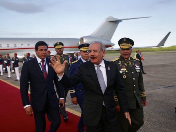 El presidente Danilo Medina durante su llegada al país, tras participar en la ceremonia de toma de posesión del presidente salvadoreño, Nayib Bukele.