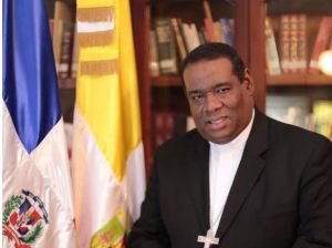 Monseñor Jesús Castro Marte envía un mensaje sobre el escudo y la bandera
