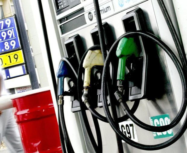Gobierno baja precios de las gasolinas.