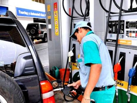 Gobierno aumenta  precios de los combustibles.