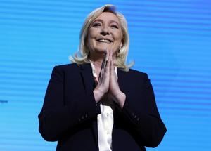 Una nueva acusación europea contra Le Pen enmaraña su campaña, como en 2017