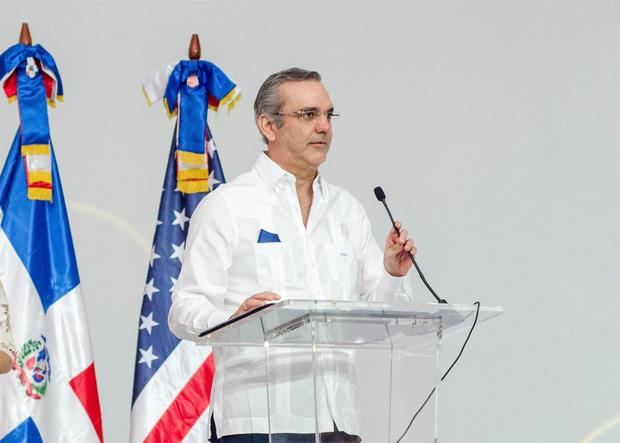 En la imagen el presidente dominicano Luis Abinader.
