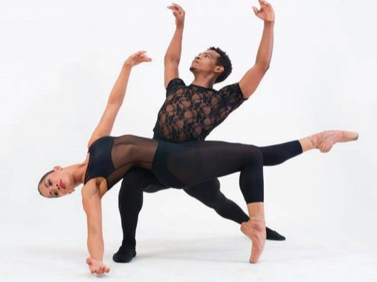 La comunidad de danza mundial designó el 29 de abril como el “DÍA INTERNACIONAL DE LA DANZA”, desde el año 1982.