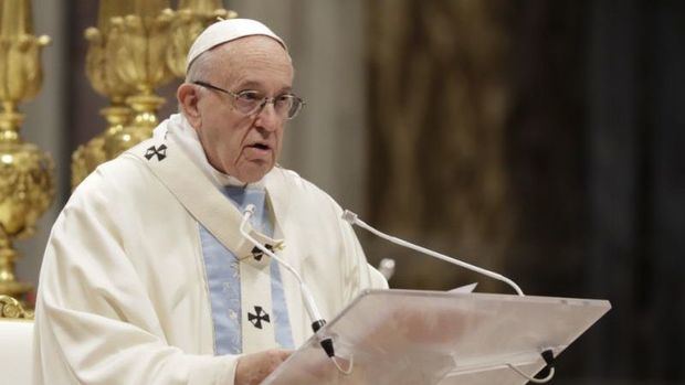El papa Francisco pidió hoy que las familias sigan afrontando con 'paz' y con 'creatividad' la cuarentena.