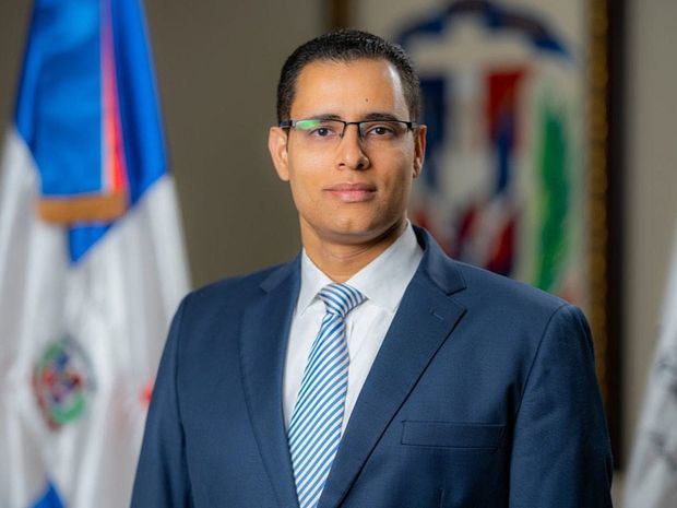 Ministro de Economía, Planificación y Desarrollo, Juan Ariel Jiménez.