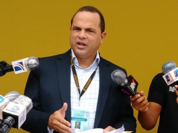 Delegado político del Partido Fuerza del Pueblo, Manuel Crespo.
