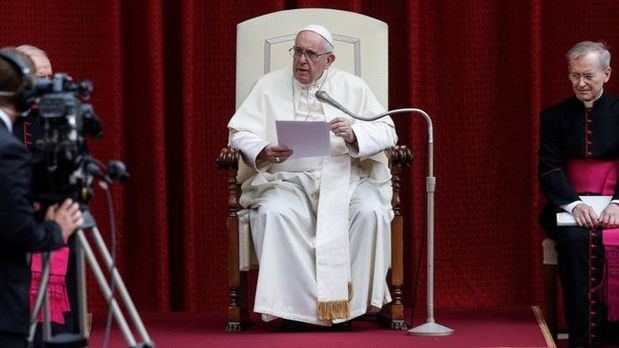 El papa insta a Europa a que sea solidaria contra el virus del egoísmo.