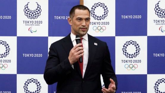 El medallista de oro olímpico en lanzamiento de martillo Koji Murofushi deja su puesto como director deportivo de Tokio 2020.