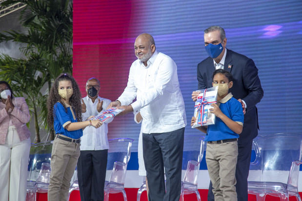 Presidente Luis Abinader asiste a Inicio Año Escolar