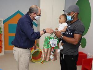 Embajador de Israel realiza donaciones al Centro de la Diversidad Infantil y la Fundación “Mi Milagro Isanely” en Punta Cana