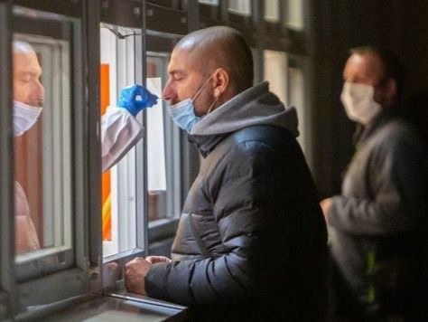 España vuelve a batir su récord de contagios y registra la incidencia más alta de la pandemia.