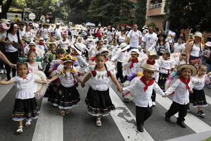 
Save the Children pide poner a los niños en el centro de la agenda ambiental y climática

 