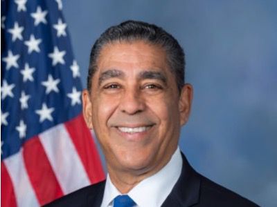 Congresista Adriano Espaillat.