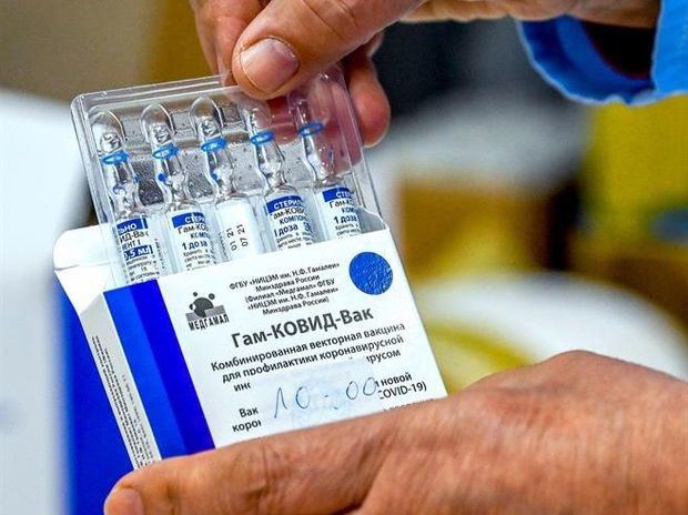 Rusia negocia con dos empresas españolas para producir en España su vacuna.