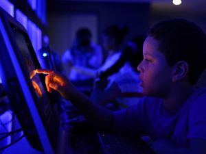 Los niños, convertidos en consumidores digitales sin derechos reconocidos