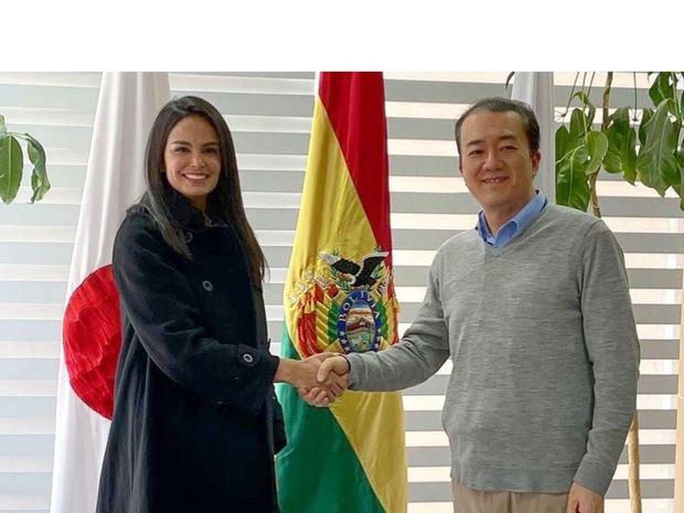Judith Cury, presidenta de Prosperanza y Ohara Manabu representante residencial de JICA Bolivia.