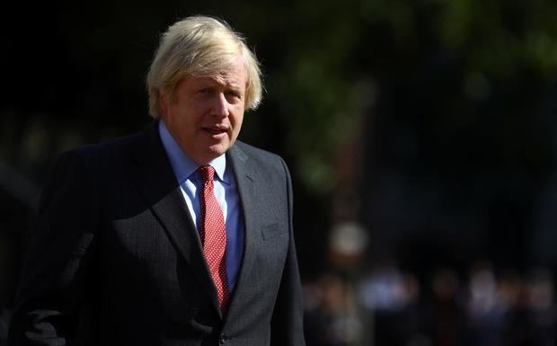 El primer ministro británico, Boris Johnson afirmó que sus 'pensamientos están con todos los afectados por este terrible incidente en Reading', al tiempo que agradeció la actuación de los servicios de emergencia.