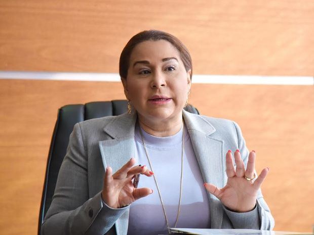 Mayra Jiménez, Ministra de la Mujer.