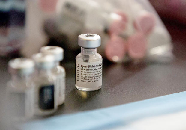 Fotografía de archivo de dosis de la vacuna Pfizer-BioNTech contra la Covid-19.
