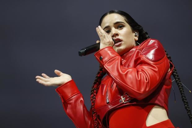 La cantante Rosalía durante el concierto ofrecido este martes en el WiZink Center, en Madrid, en el marco de su gira internacional 'Motomami'.