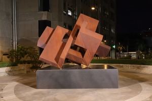 BHD devela escultura monumental del artista Arturo Berned