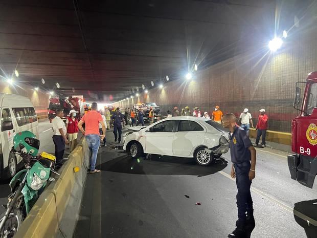 911 informa que fue controlada emergencia por fuga de gas tras accidente en el tunel 27 de Febrero.