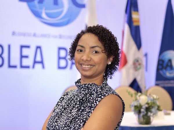 La presidenta de BASC Dominicana, July de la Cruz.
